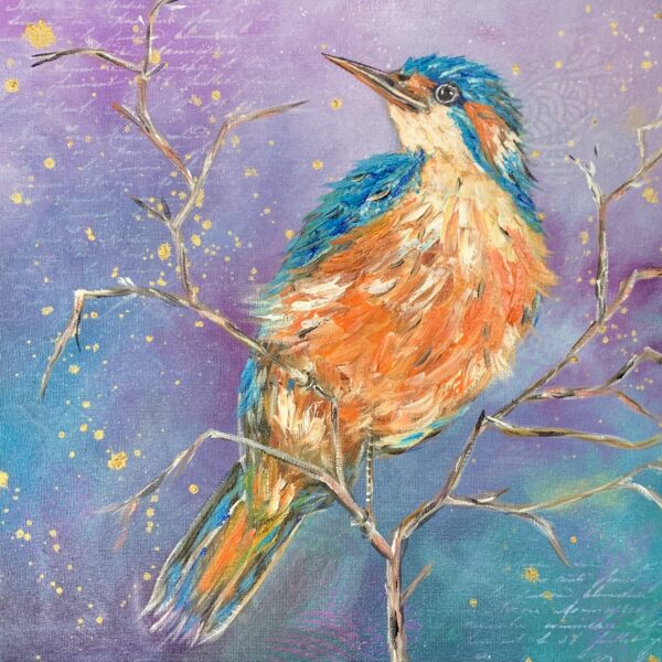 Highly textured oil painting of a vibrant fluffy Kingfisher by contemporary artist Tandy Pengelly